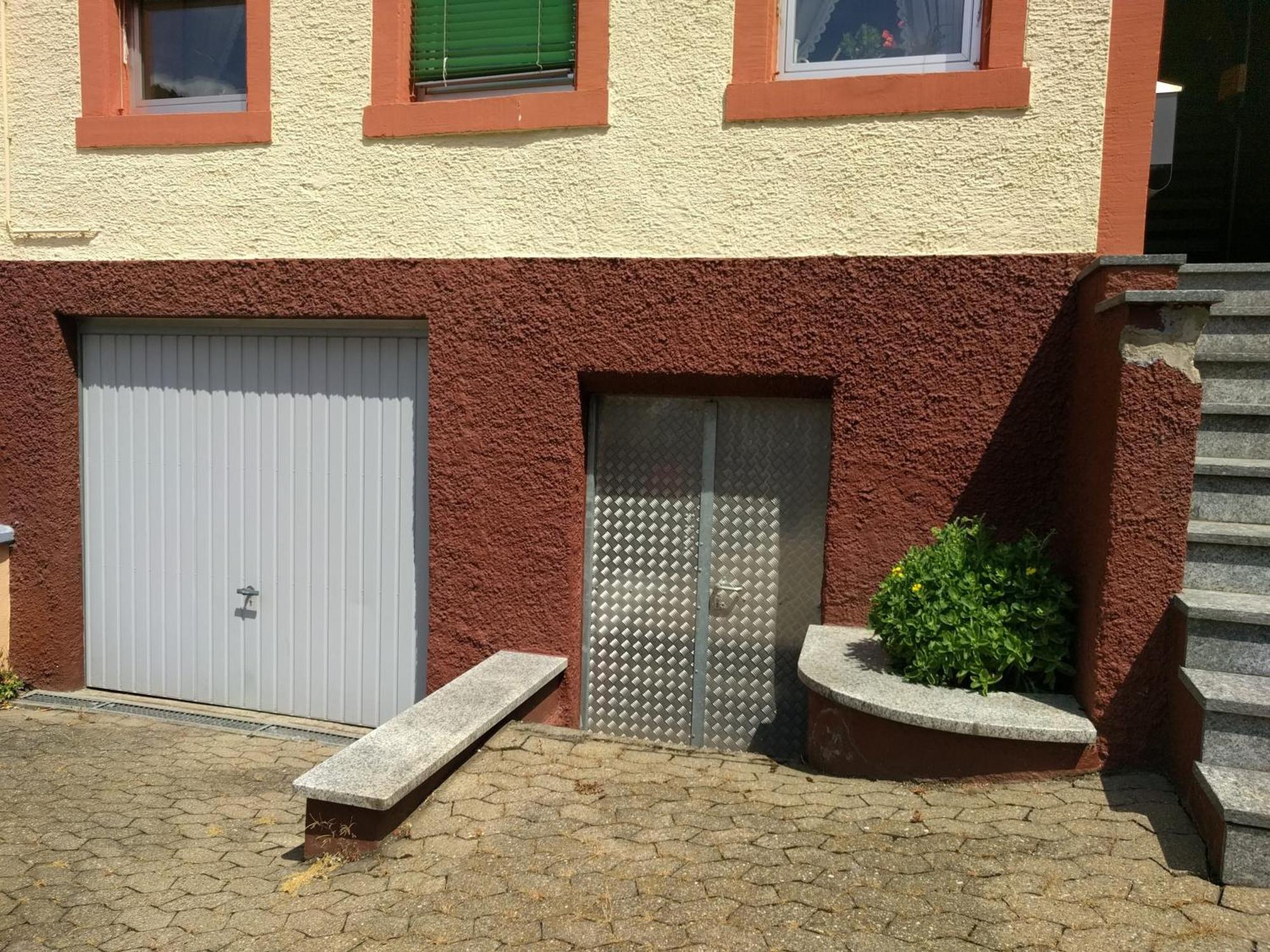 Monkey Factory - Mini Home-Stay Hostel Traben-Trarbach Eksteriør billede